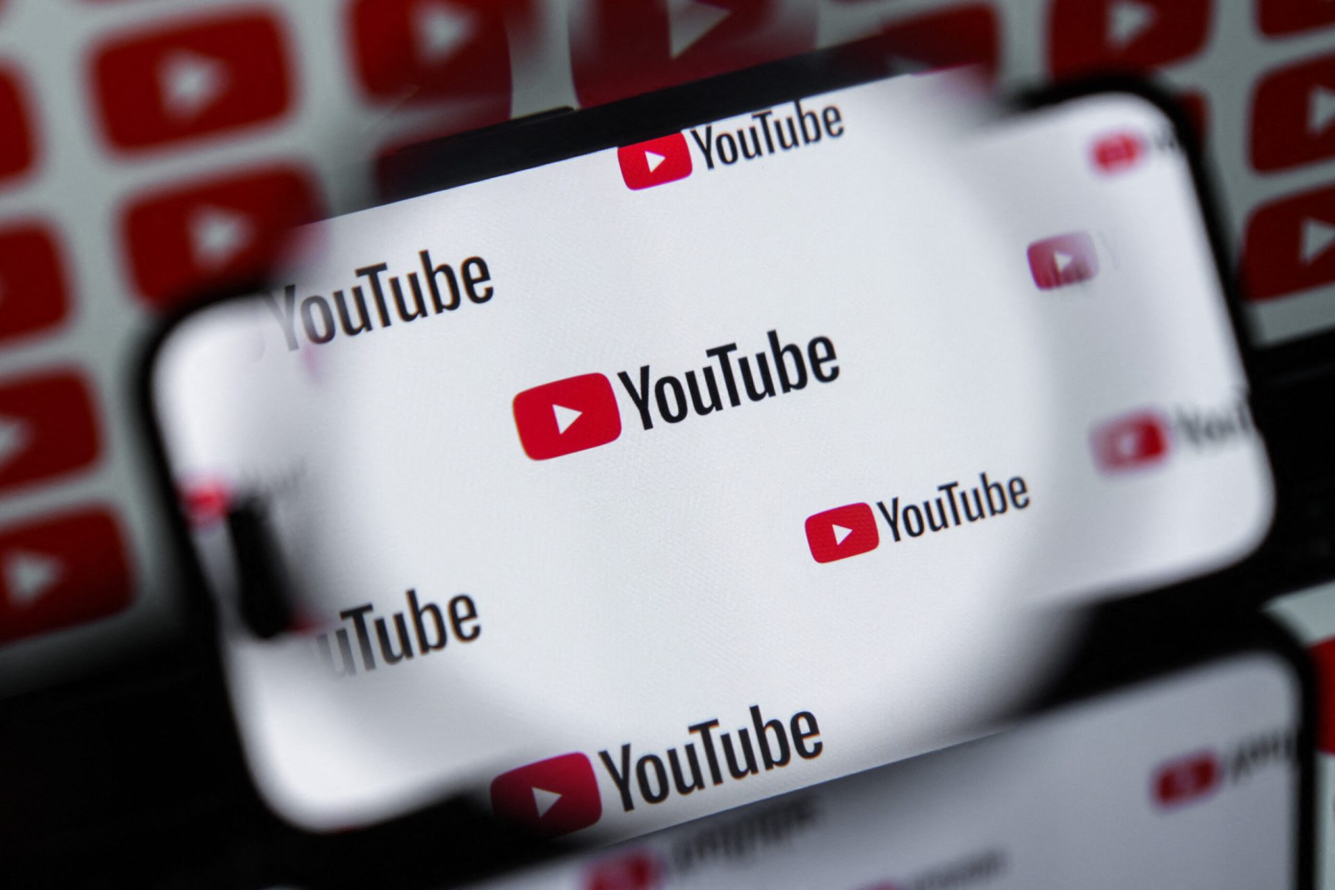 YouTube a blocat temporar un videoclip oficial al NVIDIA, ceea ce a generat o reacție în lanț și a afectat numeroase materiale publicate de creatori de conținut și publicații online