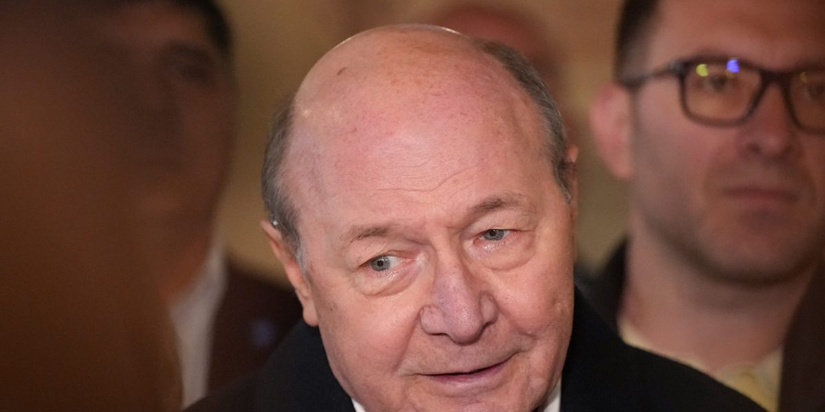 Băsescu, atac DUR după înfrângerea lui Orban: Trump și Putin, dați „cu capul de gard”