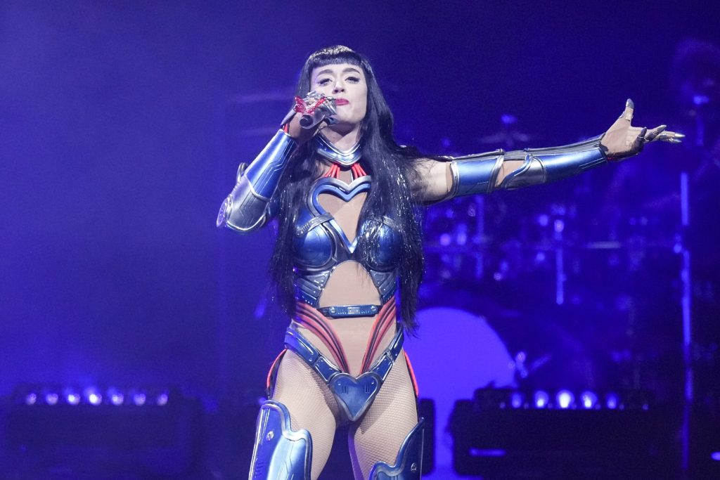 Katy Perry, acuzată de agresiune sexuală: Cine a depus plângere