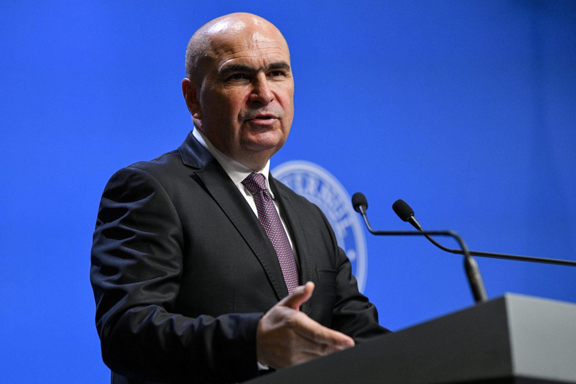 Premierul României și președintele Municipiului București au transmis urări cu ocazia Sărbătorilor de Paște, urări ce au fost publicate pe rețelele de socializare