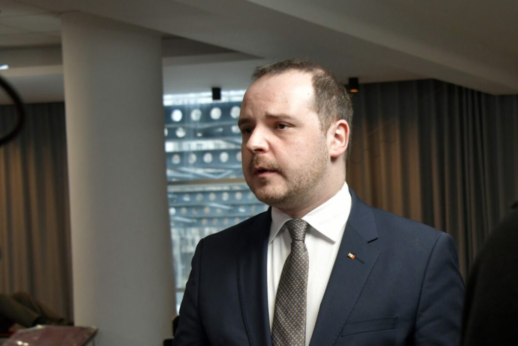 Mâine: Ultimul act! Demisia se scrie repede