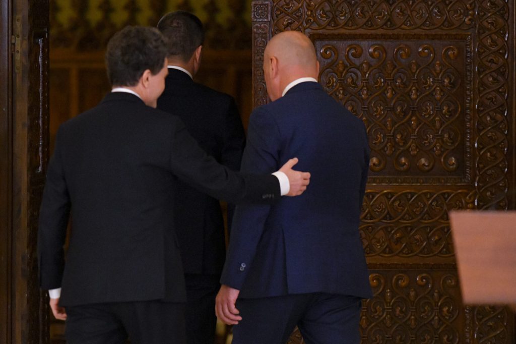 Bolojan, miza crucială pentru Nicușor Dan: Riscă prăbușirea, după modelul Iohannis