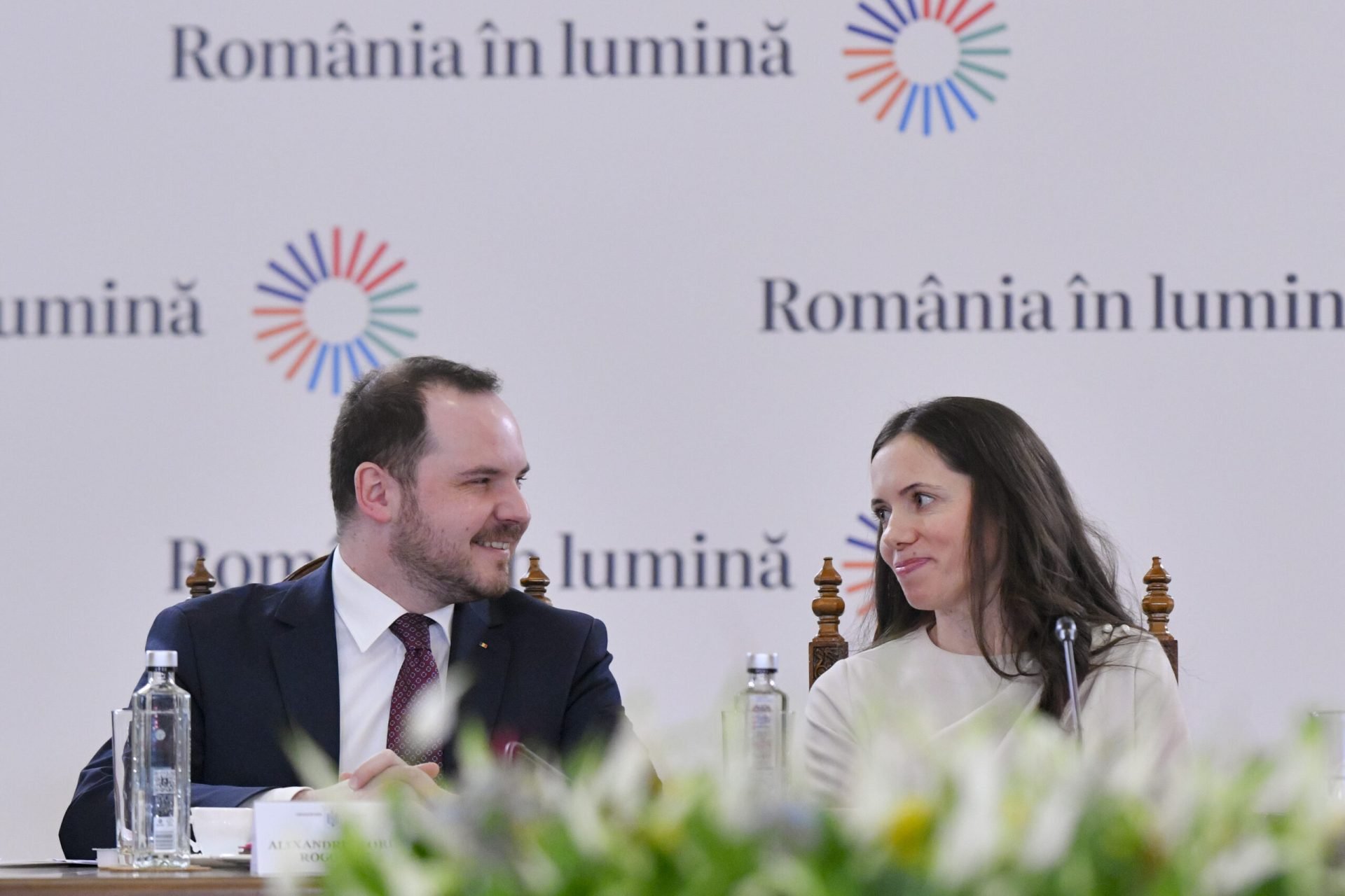 Îi admir pe amândoi cu sinceritate