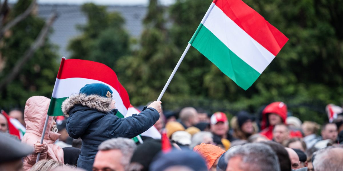 Orașul sfâșiat: Orban în umbră, speranța păcii pâlpâie