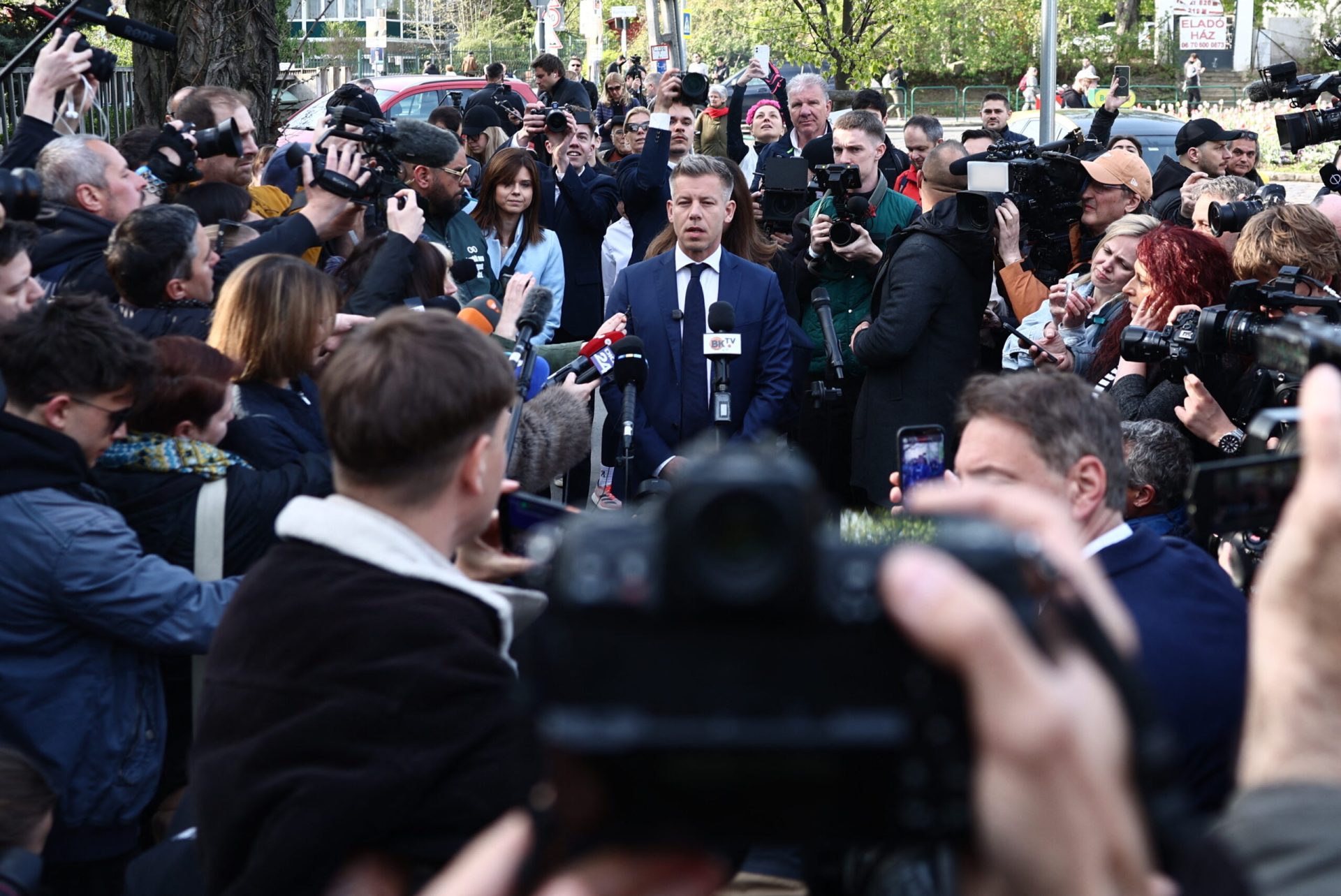 Bolojan, prima reacție după alegerile din Ungaria: Mesaj pe X pentru Magyar