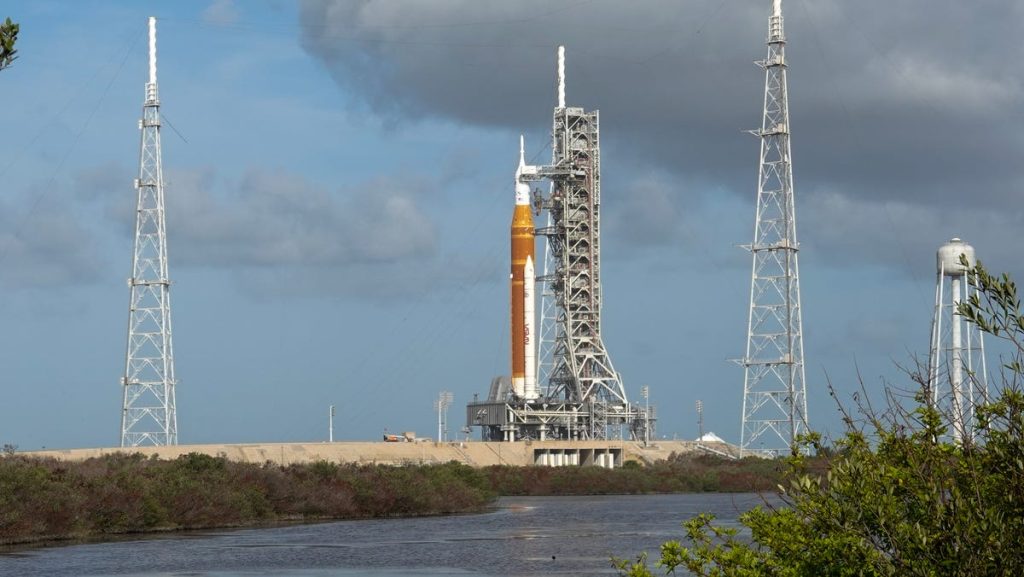 NASA a lansat oficial misiunea Artemis II, marcând începutul unei noi epoci a explorării spațiale și a aventurii umane spre lună, după mai bine de 50 de ani de pauză