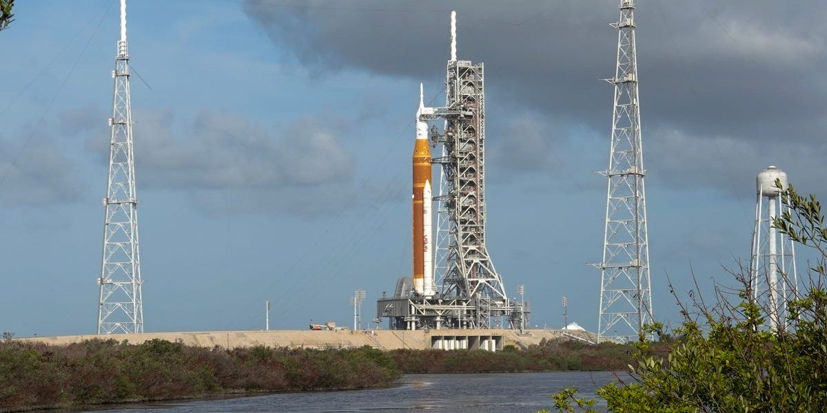 NASA a lansat oficial misiunea Artemis II, marcând începutul unei noi epoci a explorării spațiale și a aventurii umane spre lună, după mai bine de 50 de ani de pauză