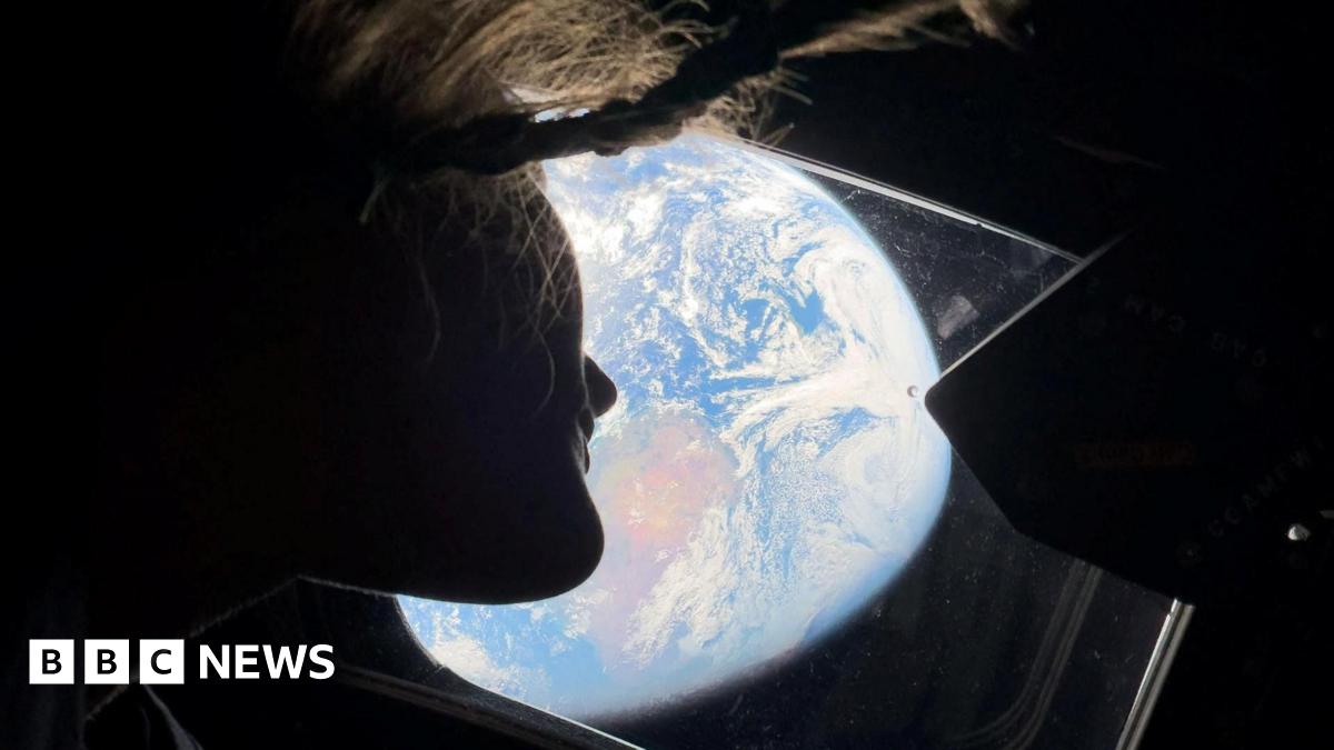 Misiunea Artemis II a trecut cu brio startul și continuă să fie un succes pentru NASA Artemis II a decolat cu succes joi, marcând un pas important în planurile NASA de a reveni pe Lună și de a extinde explorarea spațială umană