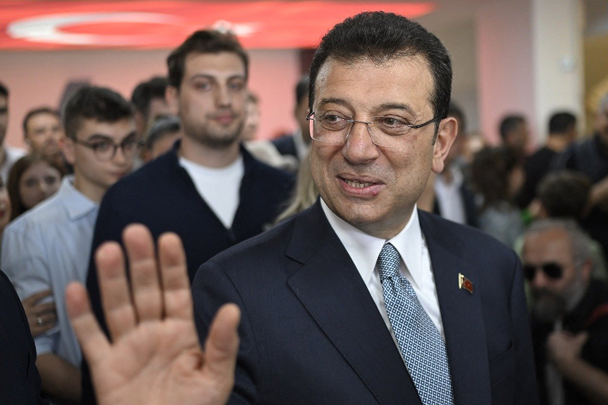 Ancheta împotriva primarului Istanbulului, Ekrem IMAMOGLU, se intensifică Procurorii turci au deschis marți o nouă anchetă împotriva primarului din Istanbul, Ekrem IMAMOGLU, suspectându-l de insulte aduse unui funcționar public