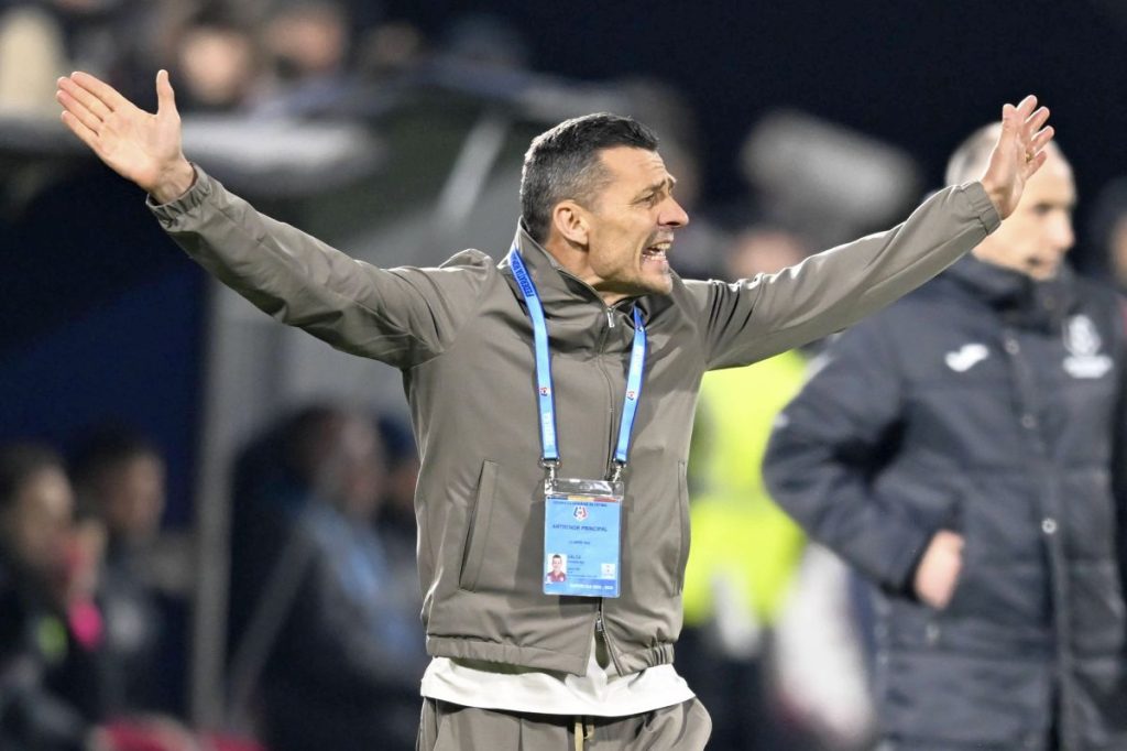 „I-aș da șansa să pregătească echipa”