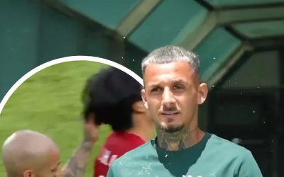 Alexandru Mitriță, gest șocant. FOTO. Românul a văzut „roșu” direct după ce și-a tras adversarul de păr! S-a înfuriat și a fost ținut cu greu de colegi