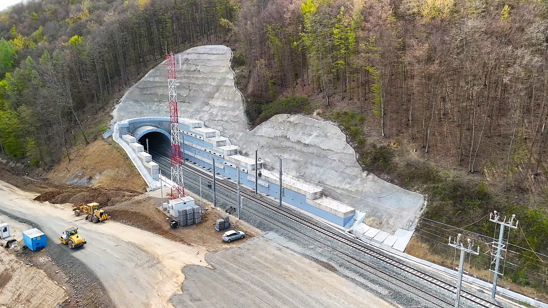 Compania Națională de Administrare a Infrastructurii Rutiere (CNAIR) a anunțat oficial începutul săpăturilor pentru construcția unui nou tunel pe autostrada Sibiu-Pitești, fiind prima etapă a realizării secțiunii 2, Boița-Cornetu
