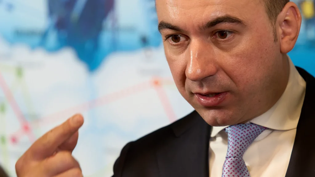 Ivan, premier PSD, rupere de BOLOJAN: „Ajunge! Până aici cu el!”