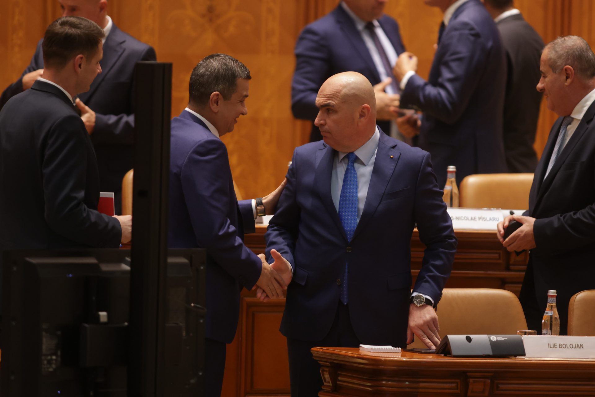 Bolojan, întrebat dacă a vorbit cu Grindeanu despre ruperea Coaliției: Nu am avut energie. E  posibil să avem o criză în perioada următoare / Ce spune despre scenariul retragerii PSD