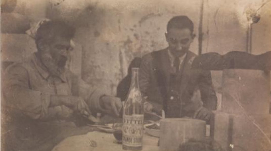 Brâncuși, de Paște: Ouă pictate și bucate alese pentru prieteni