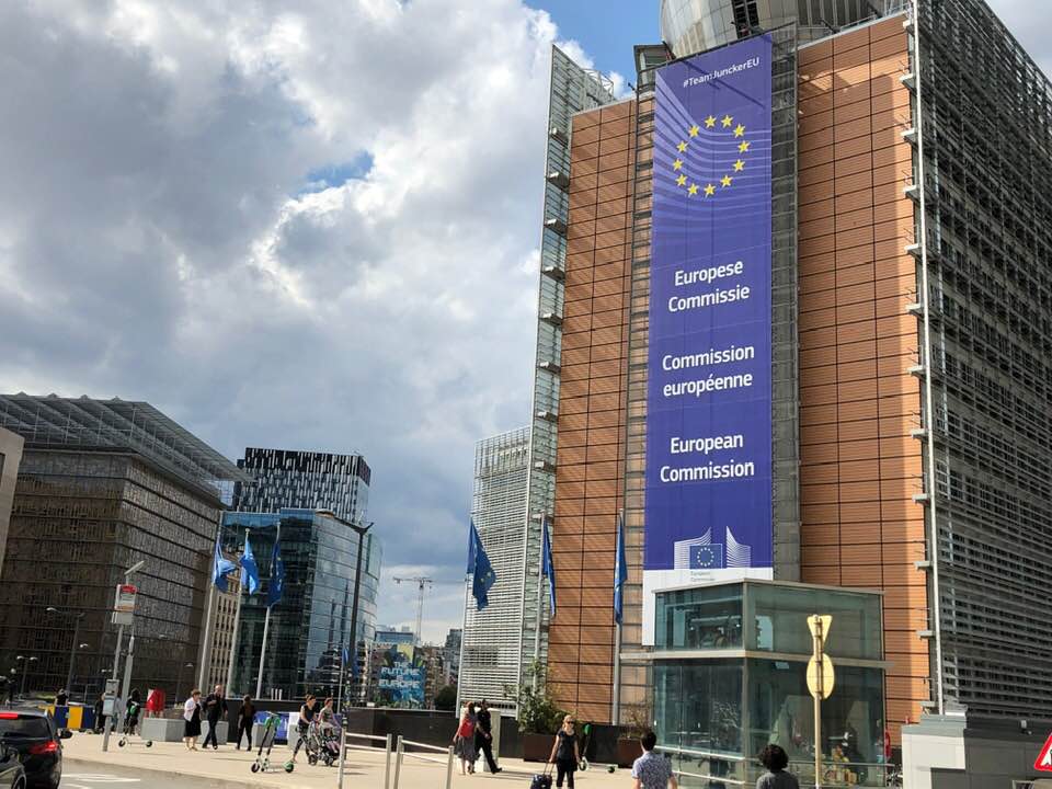 Comisia Europeană vine cu măsuri de urgență pentru scăderea facturilor la energie în UE. Ce face România