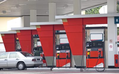 Benzina și motorina se ieftinesc! Vezi prețul la pompă, duminică