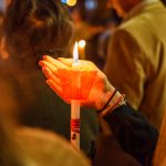 Ce facem cu lumânarea de la Înviere? Când și de ce NU o aruncăm!
