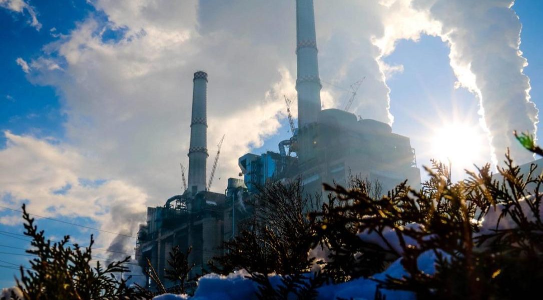 Masacru la complexul energetic Oltenia: mii de oameni, dați afară