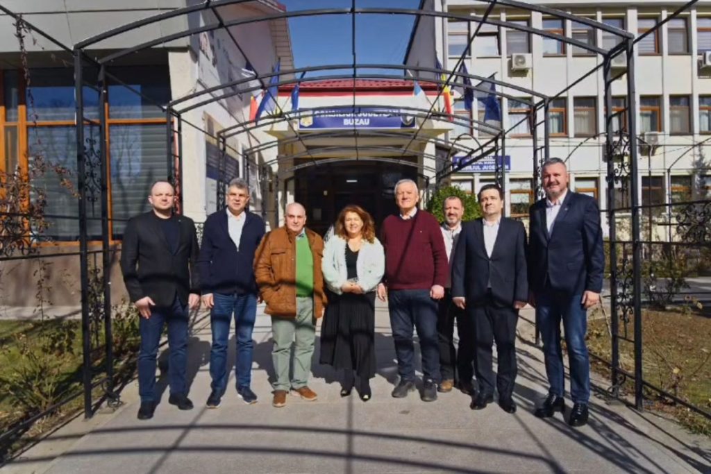 Managerul Spitalului Clinic Județean de Urgență din Bihor, Gheorghe Carp, a fost invitat la Buzău de către președintele Consiliului Județean, Marcel Ciolacu, pentru a discuta despre modelul de consorțiu medical utilizat în regiunea Oradea