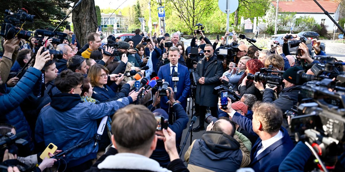 Peter Magyar, liderul partidului de opoziție Tisza, după ce a votat la alegerile din Ungaria, care pot să aducă finalul erei Viktor Orban Foto: Profimedia
