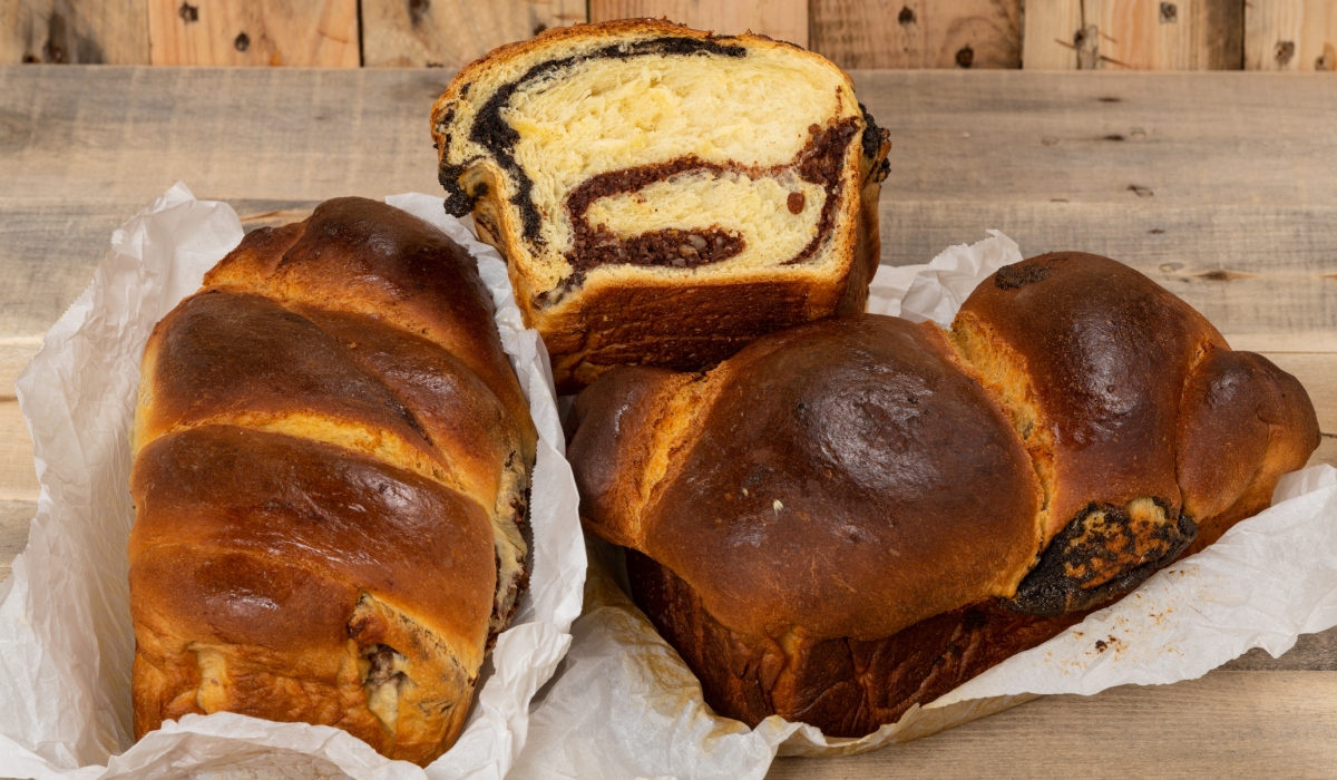 Cum păstrezi cozonacul proaspăt luni: Trucul genial dezvăluit