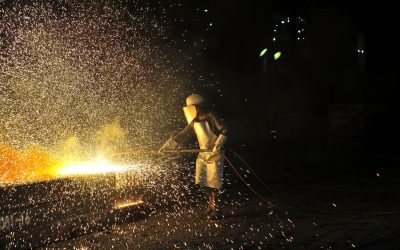 UE dublează taxele pe oțel, scutind industria de importurile chinezești ieftine