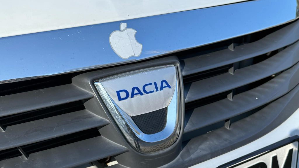 Două uzine auto din România au reușit să mențină nivelul producției peste jumătate de milion de vehicule anual, consolidându-și poziția pe harta industriei auto din Europa