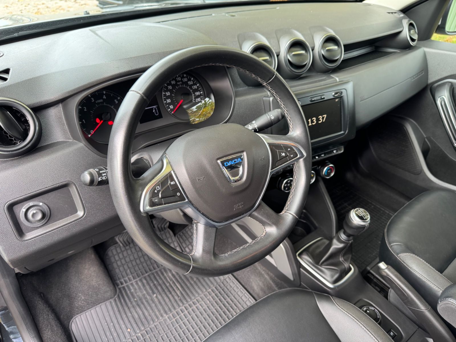 Problemele cu camera de marșarier a unei mașini pot fi uneori rezolvate acasă, fără a fi nevoie de intervenția unui specialist