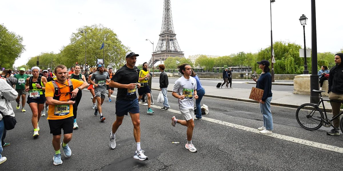 Des-coureurs-sur-le-marathon-de-Paris-2025-2070098.jpg - StiriAlese