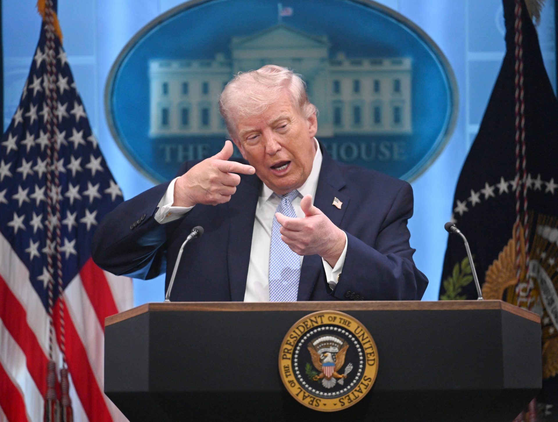 Trump, „foarte optimist” despre negocierile din Pakistan. Ce fac iranienii pe ascuns?