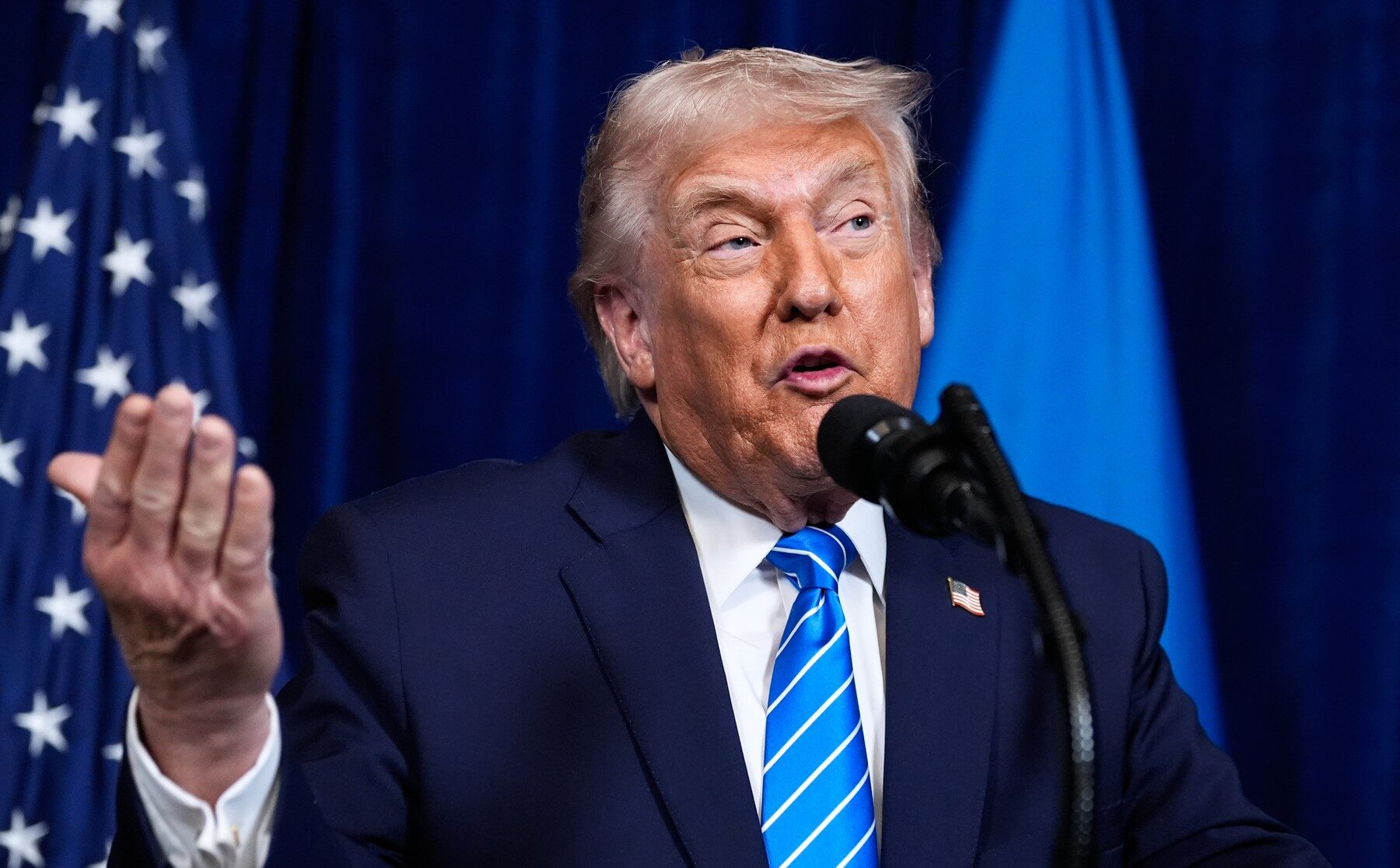 Donald Trump, fostul președinte al SUA, a avut miercuri o intervenție la evenimentul de Paște organizat la Casa Albă, unde a fost întrebat despre poziția sa cu privire la eventualele propuneri de încetare a focului în conflictul din Ucraina