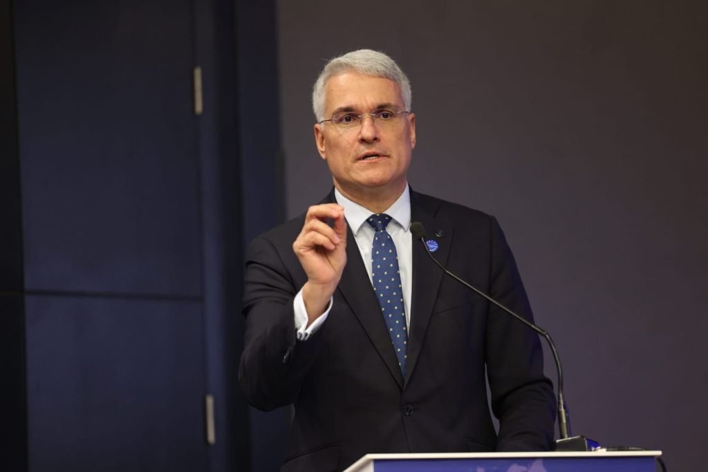 Ancheta Europeană la București: Microbuze Electrice, Sub Lupă