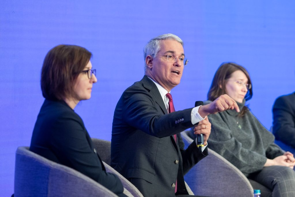 Nicușor Dan, la discuții cu Pîslaru despre PNRR: România, pe muchie de cuțit