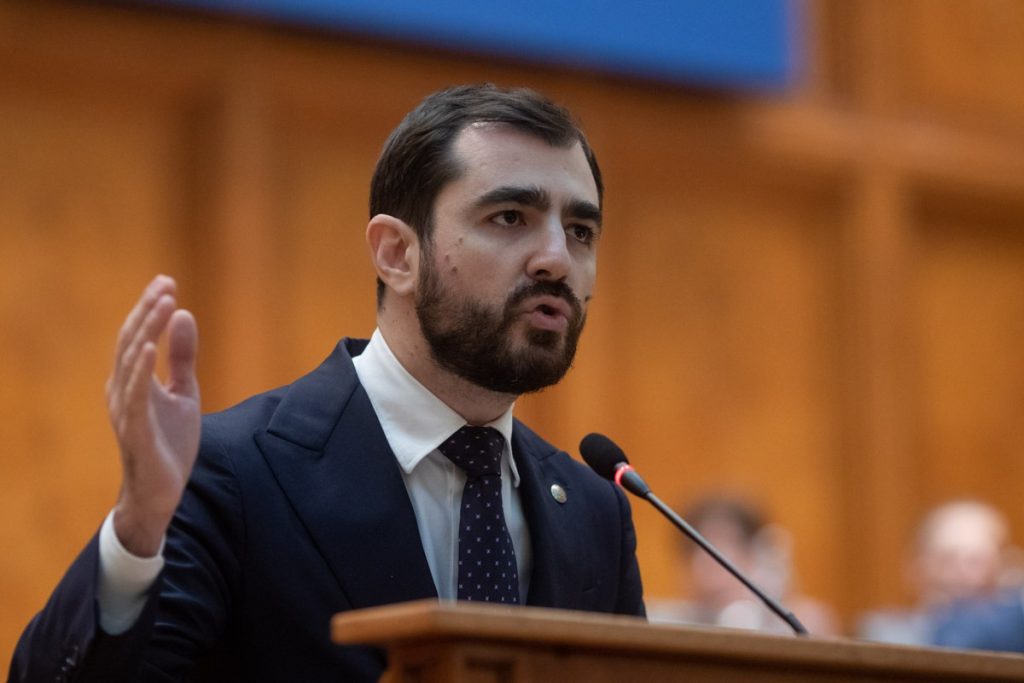 Năsui (USR) îl atacă pe Grindeanu: „A contribuit la prăbușirea economică”