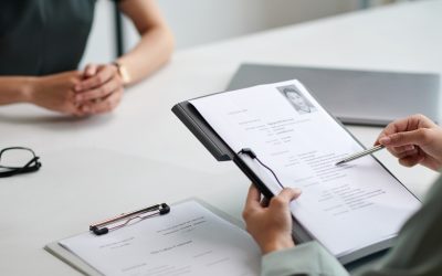 Numărul tinerilor care caută joburi crește cu 24% în România