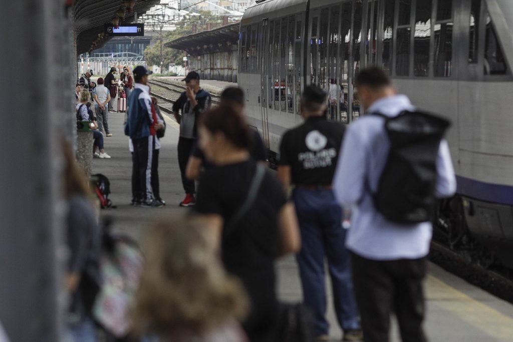 CFR SA scoate la licitație paza Gării de Nord și a sediului din București