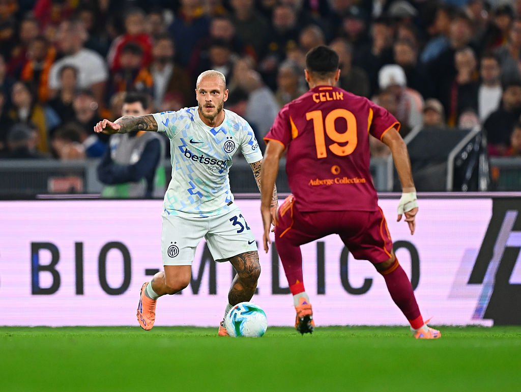 Primul duel dinaintea ultimelor etape ale sezonului Serie A aduce în prim-plan o întâlnire esențială pentru cursa spre titlu, între Inter și Roma, programată duminică seara, de la ora 20:45, pe stadionul San Siro