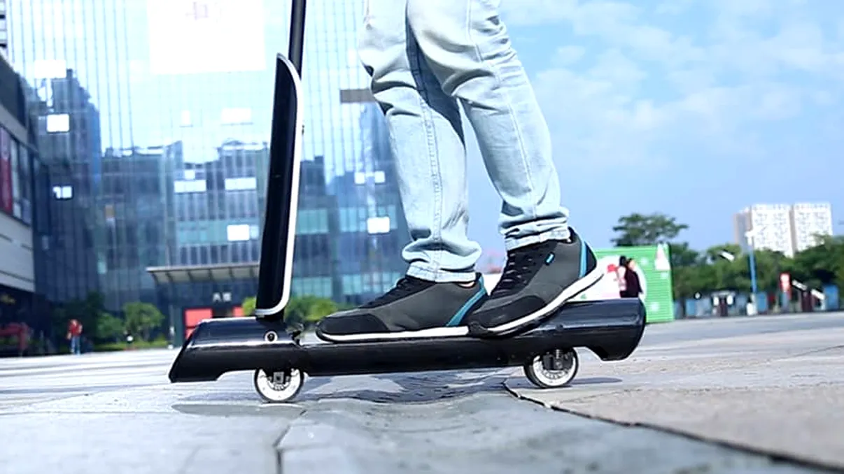 Trotinetele electrice au devenit o soluție populară pentru deplasări rapide și eco-friendly în orașele din România