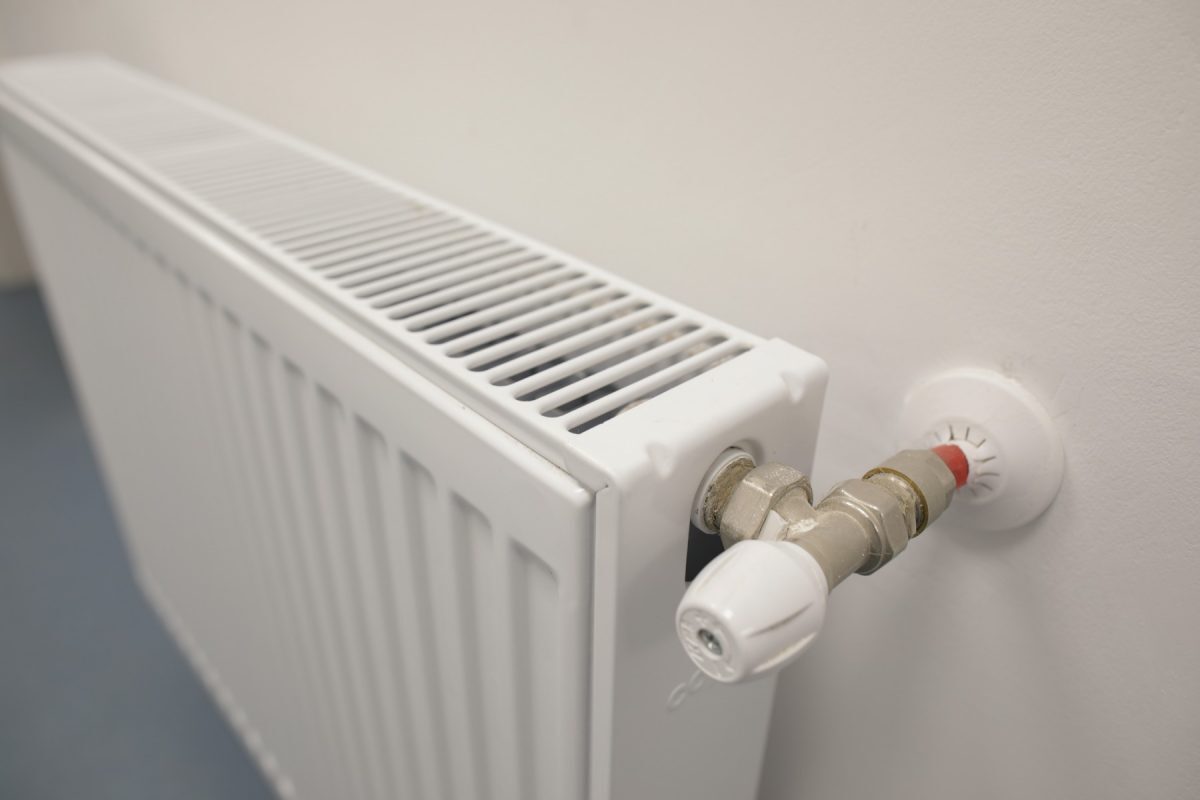 Termoenergetica oprește căldura în București: Blocuri, frig