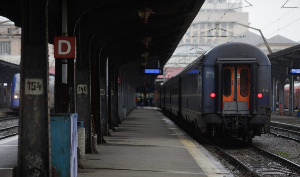 Întârzieri URIAȘE pe ruta Constanța-București: Două trenuri, peste o oră întârziere