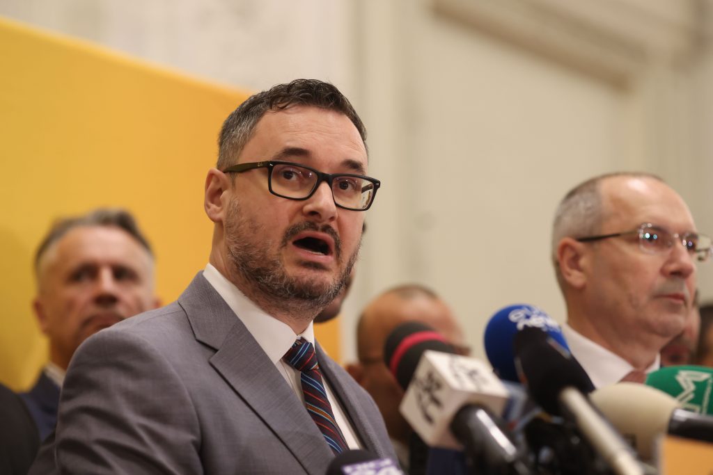 AUR: Scandal monstru după ce un membru a sărit la bătaie cu deputatul Tanasă