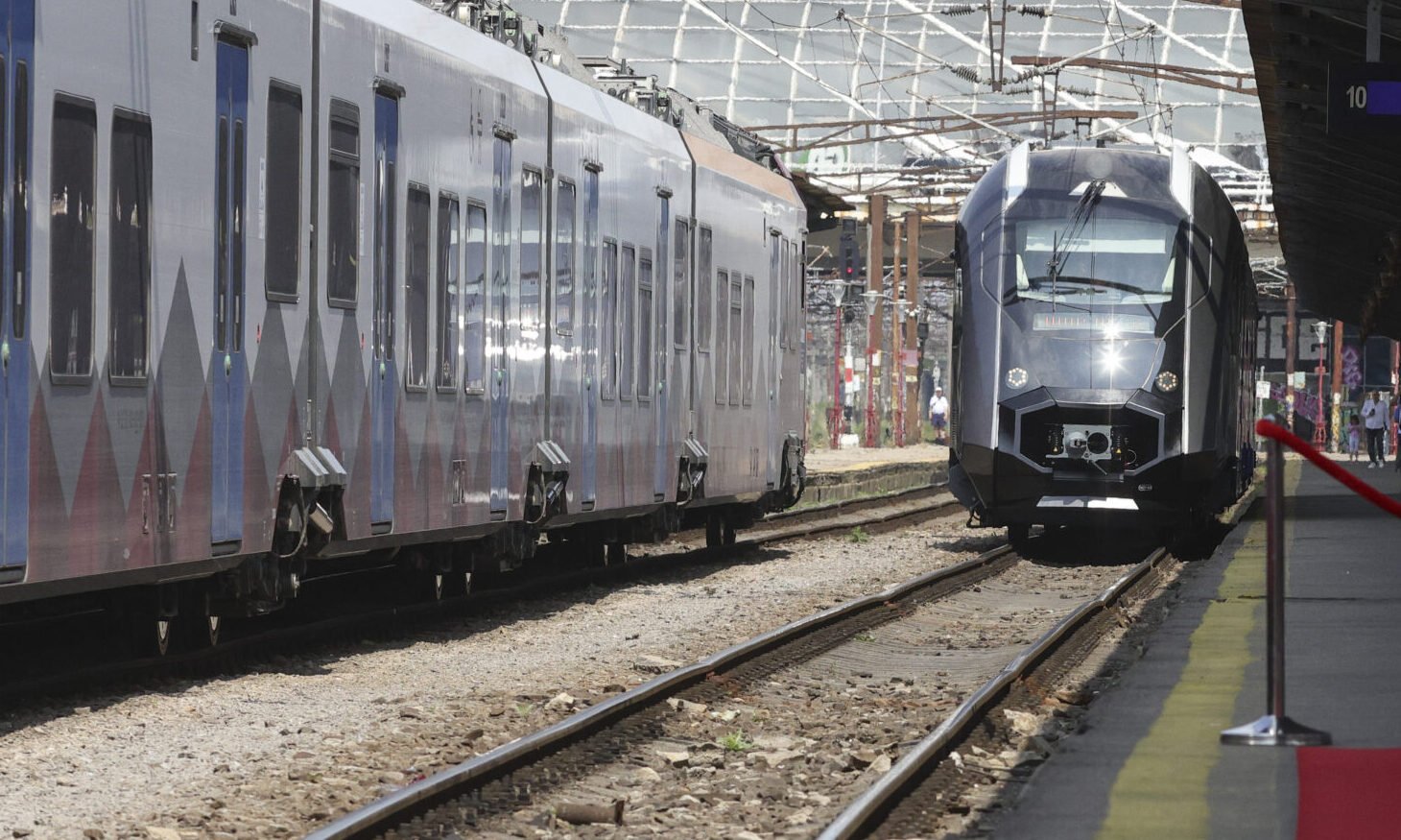 Durata călătoriei pe ruta București – Arad se va putea reduce semnificativ după finalizarea lucrărilor de modernizare a tronsonului feroviar Brașov – Sighișoara, potrivit Asociației Pro Infrastructură