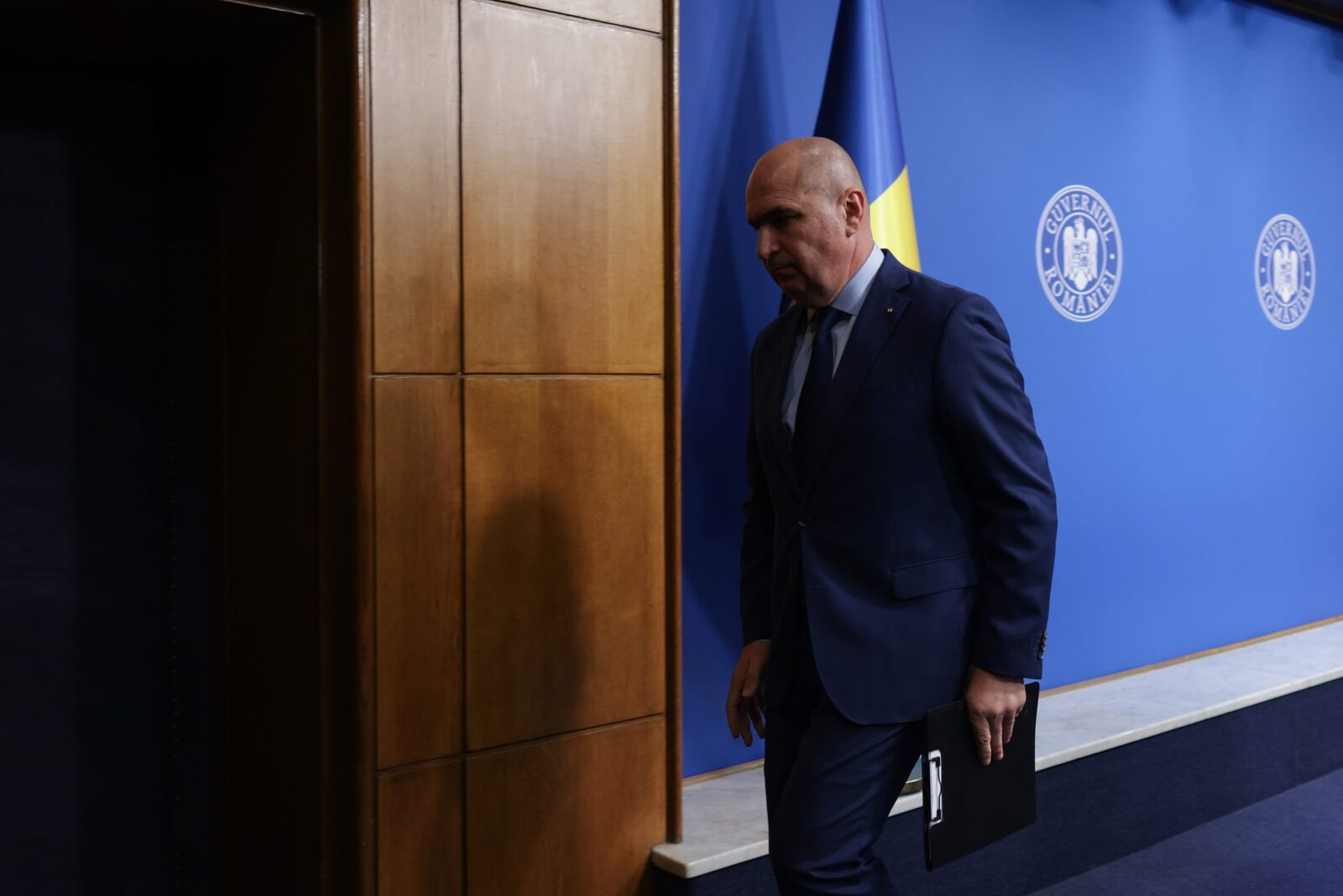 Fost PSD-ist despre moțiune: Ce urmează pentru Bolojan? Greșeala fără el?