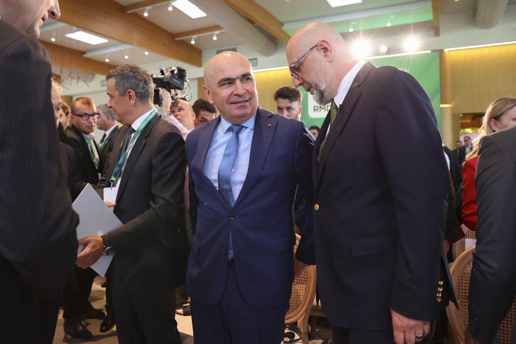 UDMR dă cărțile, PSD pregătește atacul la Bolojan: „Nu suntem legați”