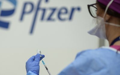 Pfizer: Românii afectați, despăgubiți cu 1.200 euro lunar până la pensie