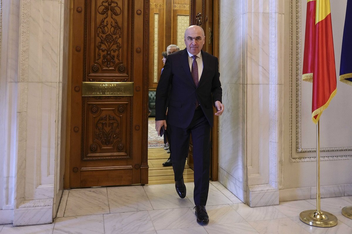 Premierul Ilie BOLOJAN a subliniat miercuri că o coaliție guvernamentală susținută de o majoritate parlamentară stabilă reprezintă cea mai benefică opțiune pentru România
