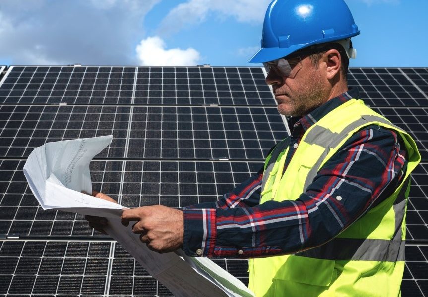 PPC Energie lansează service pentru panouri fotovoltaice, dedicat firmelor
