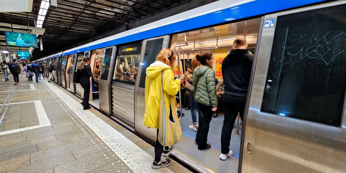Imagine-din-metroul-din-Bucuresti.jpg - StiriAlese