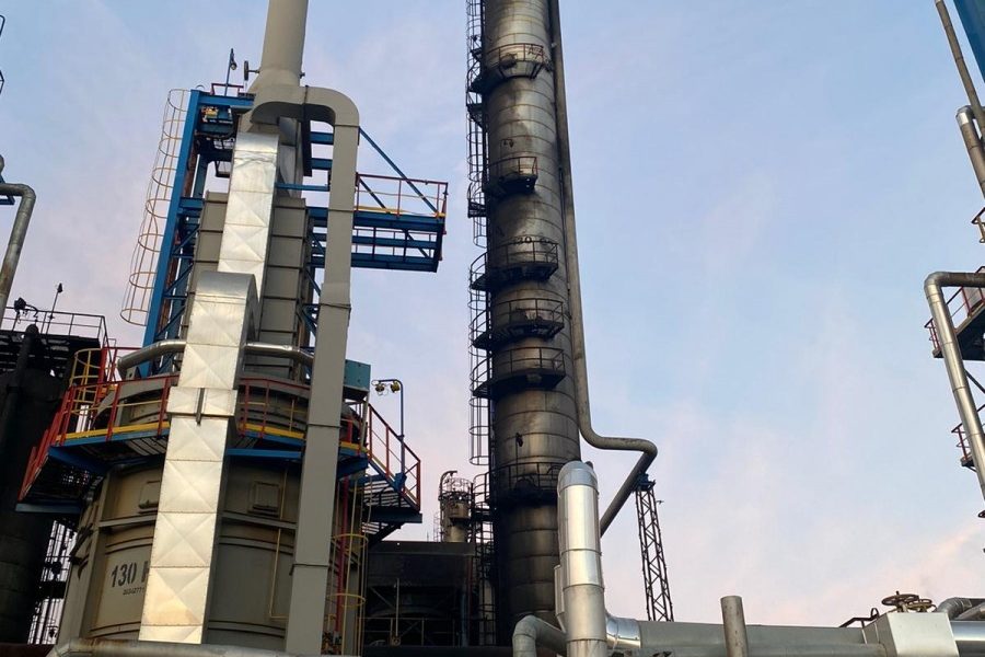 Incendiu-la-Rafinaria-Petromidia-sursa-cititor-G4Media-1.jpg - StiriAlese